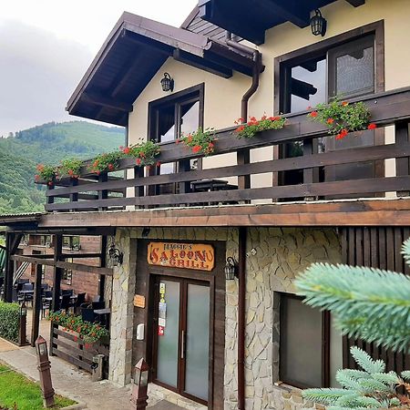 Maggie'S Ranch Hotel Rîşnov Kültér fotó