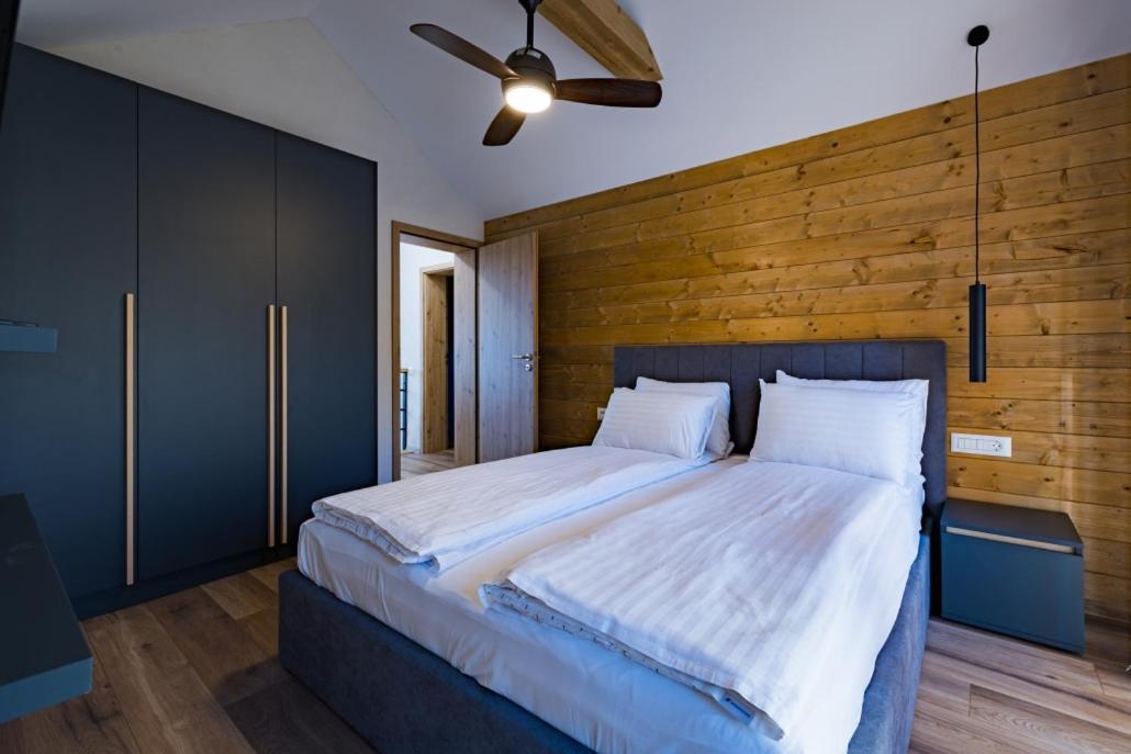 Maggie'S Ranch Hotel Rîşnov Kültér fotó